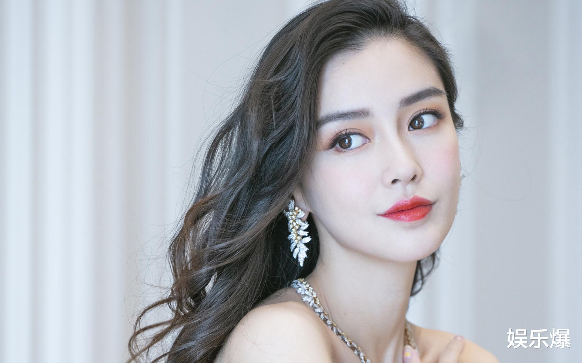 Angelababy|网友偶遇黄晓明Angelababy出门游玩，黄晓明在哪却成为未解之谜
