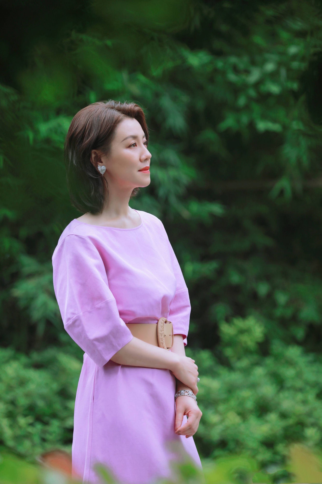 哚乐Like时尚|“德华姑姑”刘琳真美！粉紫色长裙尽显高雅贵气，真正的时光美人