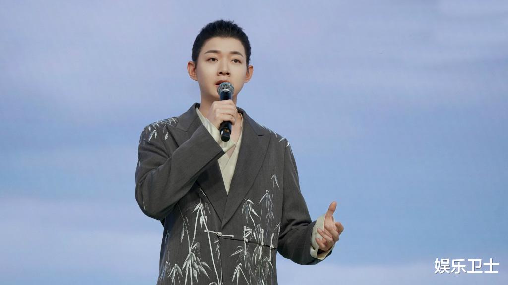 王一博|真被冤枉了？霍尊发文告别演艺工作，回顾与陈露初见好甜，发誓证明人品