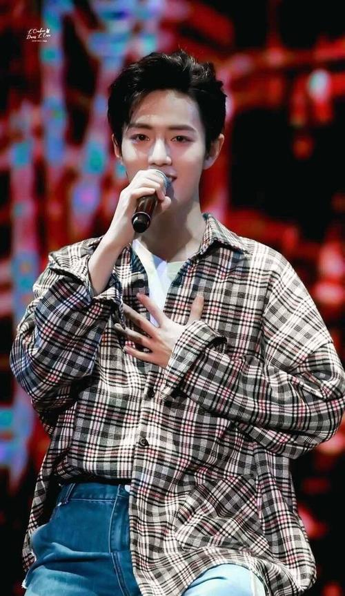 肖战|肖战——一个集外貌、身材、衣品、才华于一身的男人