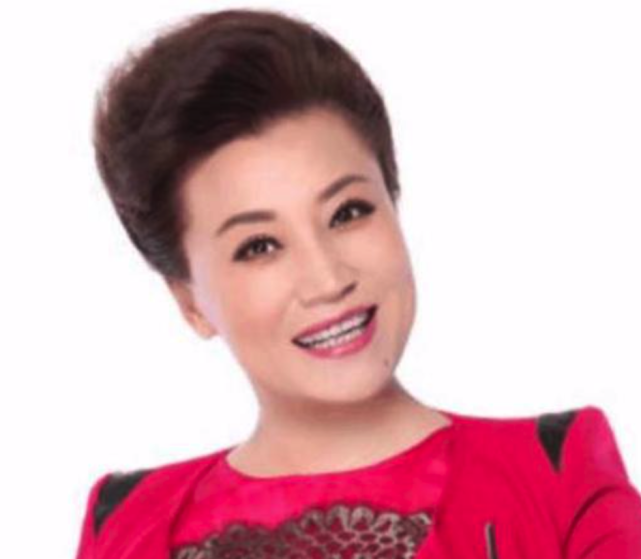 小香玉|一婚不给前夫生孩子，被母亲劝了十年，二婚嫁小丈夫得肿瘤也生子