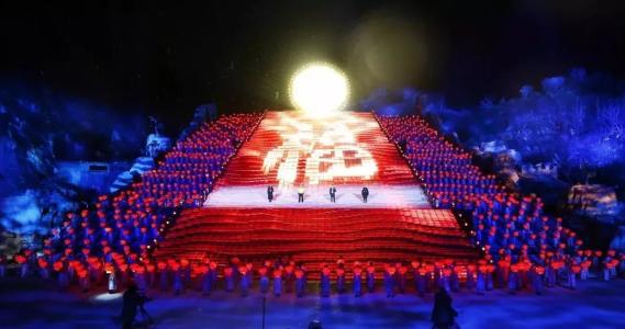 春晚|一句“你们中国人”,她毁掉85年春晚,导演黄一鹤道歉称不想活了