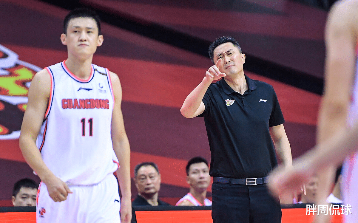 广东男篮|杜锋痛失左膀右臂！广东三连冠王朝奠基者离队，朱芳雨无力回天