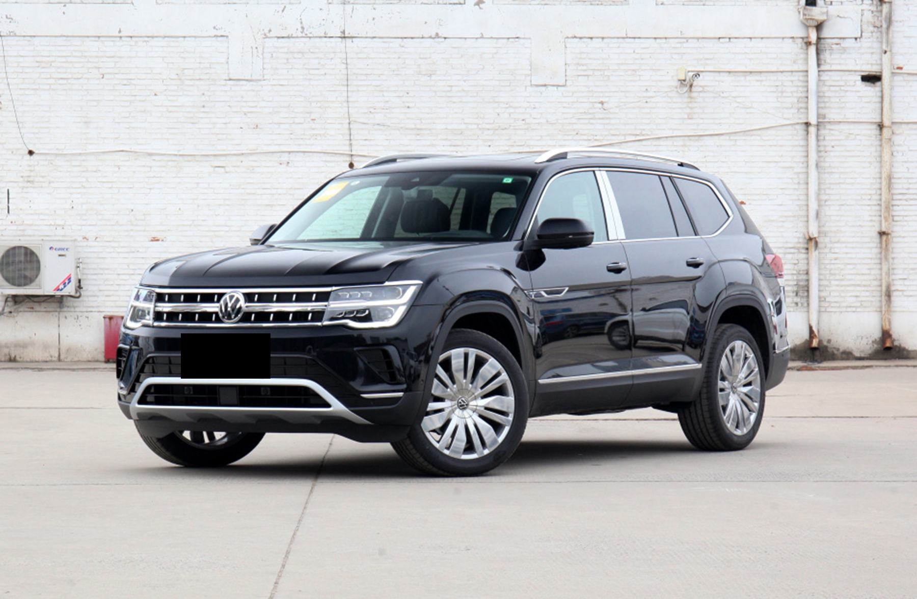 整容 河北火了一辆大众途昂，车尾两行字道尽心酸，网友：真让人同情