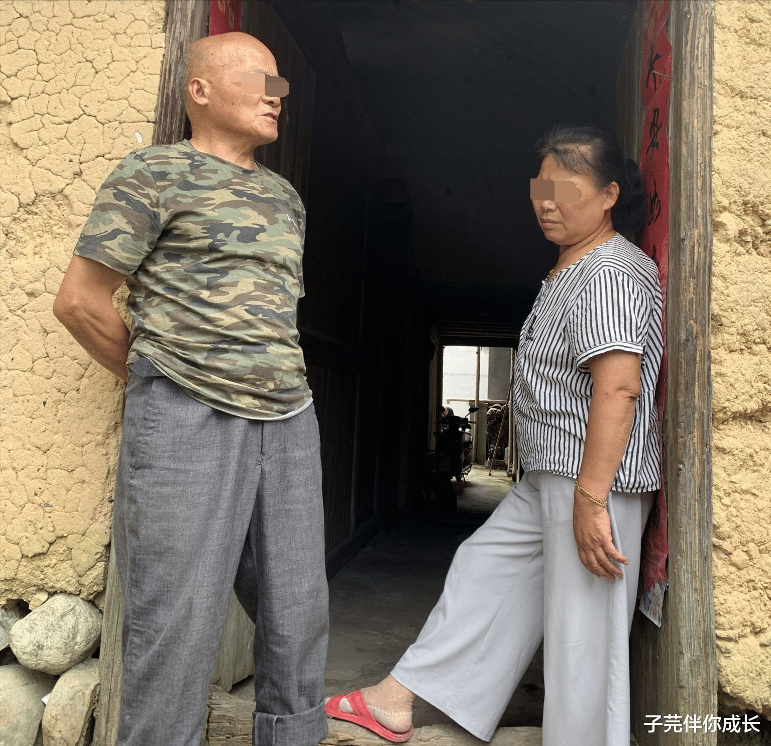 子芫伴你成长|给兄妹260万,给岳母5万多,朱小贞父母发声,扯掉女婿“遮羞布”