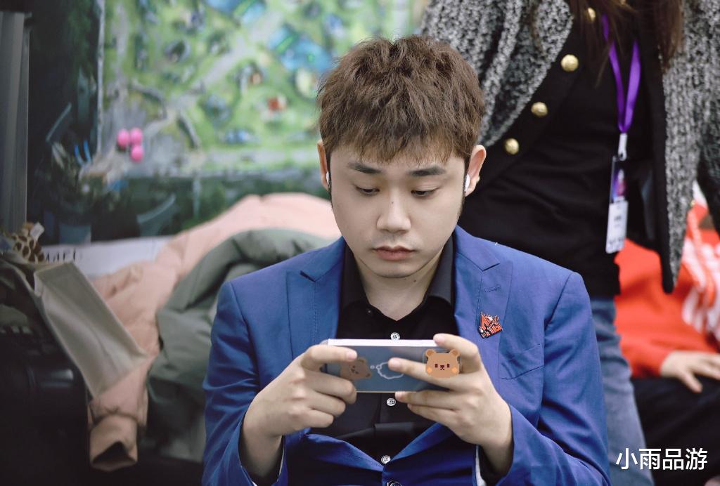 ttg|月光光复工，预测TTG帮AG复仇，粉丝：他果然更适合当主播