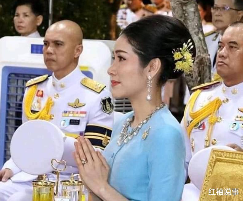 央视|69岁泰王主持公道，恢复诗妮娜被裁剪镜头，拆穿苏提达的小心机