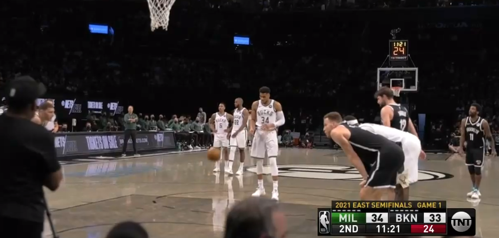 火箭队|看看雄鹿防守杜兰特的资源，我们会明白18年的火箭有多可惜