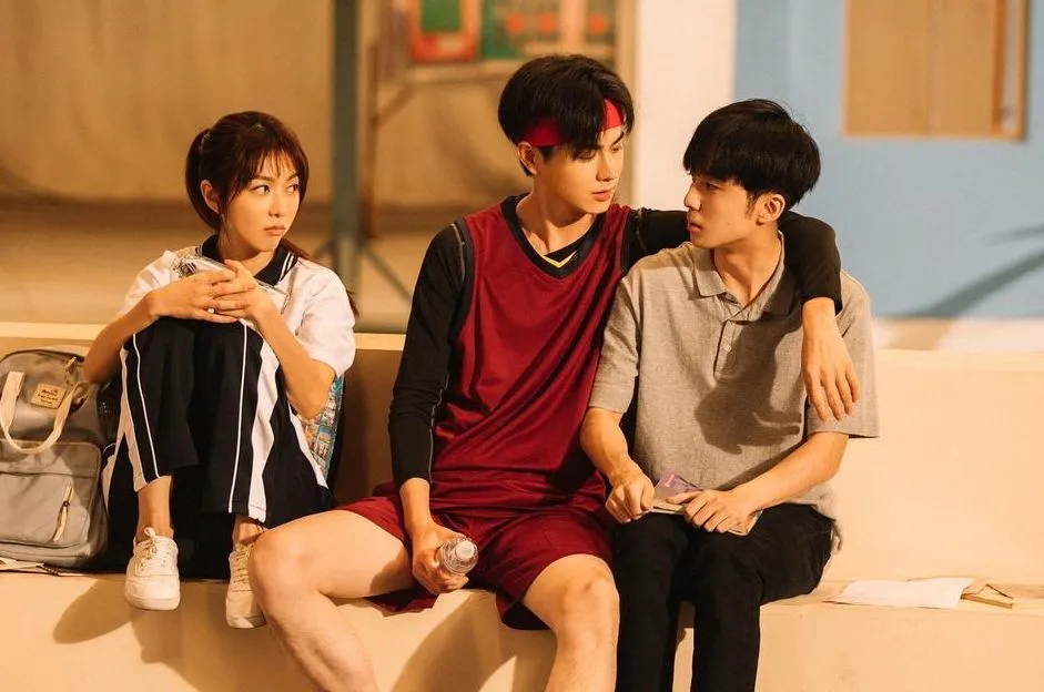 薛凯琪|“港圈最后的少女”消失10年高调复出，艳压内娱小花：不愧是我的童年女神！