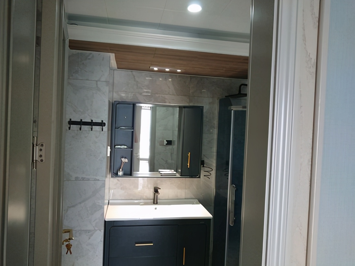 220平的复式大宅装修完工,就差家具入场,大气奢华真让人羡慕