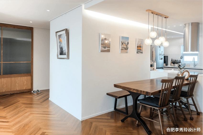 166㎡只有夫妻俩居住，没有花里胡哨的造型设计，干净得恰到好处