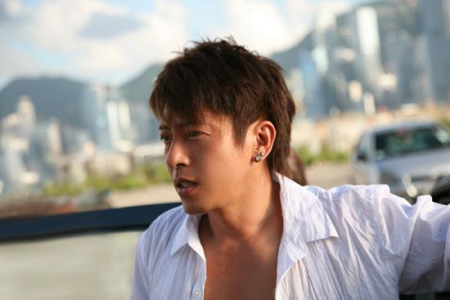 吕颂贤|1997年，一位富婆看上了吕颂贤，开出5000万支票，却被吕颂贤直接拒绝