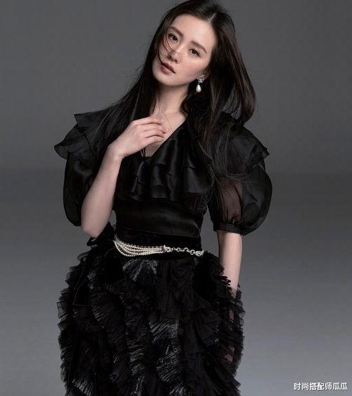 发型|圆脸就放弃“黑长直”吧！换上这4种发型，气质变得更高级了！