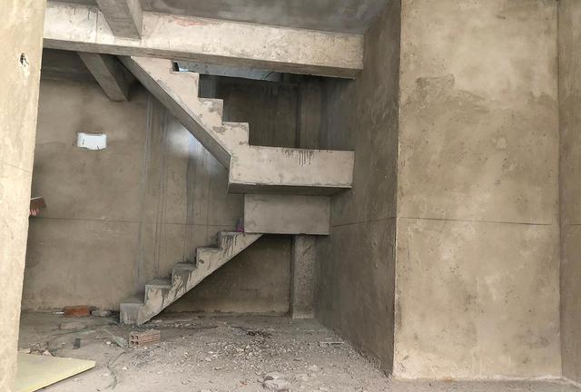 阳光房|255㎡三层底复式硬装现场，地下室封成阳光房，平层价格装出别墅范