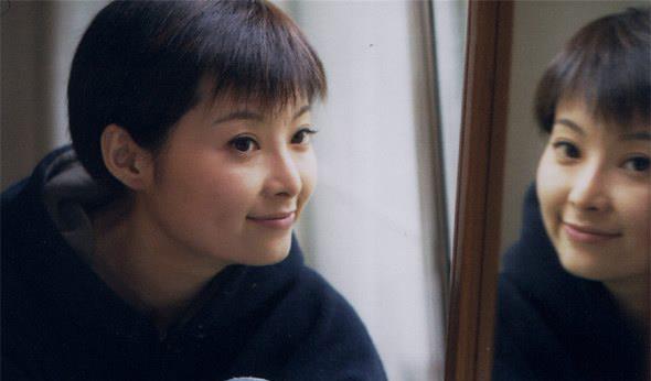 袁立|3段婚姻4段情，让富豪苦等12年的她，最终嫁给了小11岁穷诗人