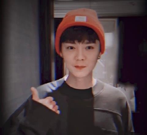 鹿晗 鹿晗剪发vlog流出，原以为换发型后会变丑，没想到低估了他的颜值