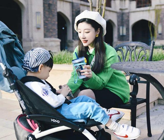 哑铃妈妈|孩子对妈妈的态度，藏着妈妈的家庭地位，不妨对照下你是哪一种？