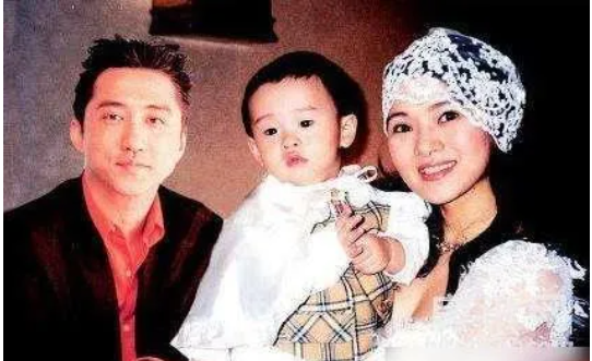 伊能静|伊能静这是咋教的儿子，完全放飞自我了