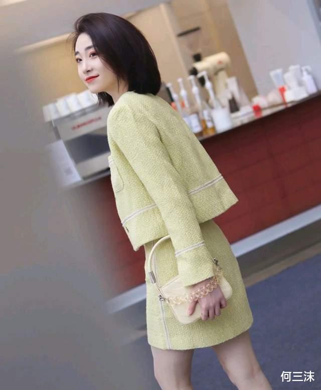 何三沫 冬季穿搭不要太过繁杂,简约款更吸引人,轻松成为人群中的焦点