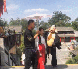 林志玲|“妹子的裤子真任性，这种色彩谁敢穿？身边的大兄弟都不敢靠近！”哇哈哈！