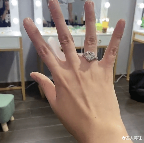 梦泪|AG梦泪公开求婚！梦嫂泣不成声，一诺甘当花童，看到钻戒尺寸后，慕了
