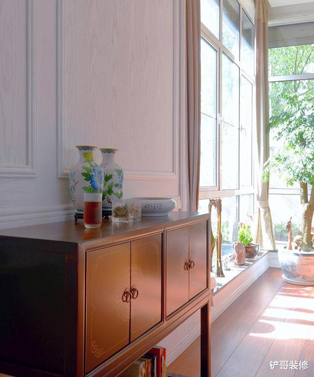 美式别墅的独特韵味，客厅没有电视也很美，复古和浪漫并存?