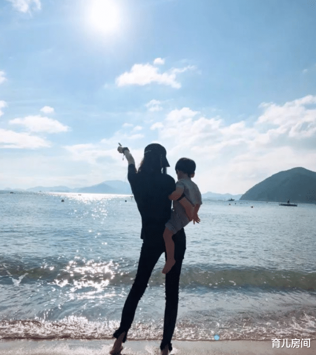 黄晓明|疑似婚变后,黄晓明暴瘦身体亮红灯:人到中年,健康挥霍不起