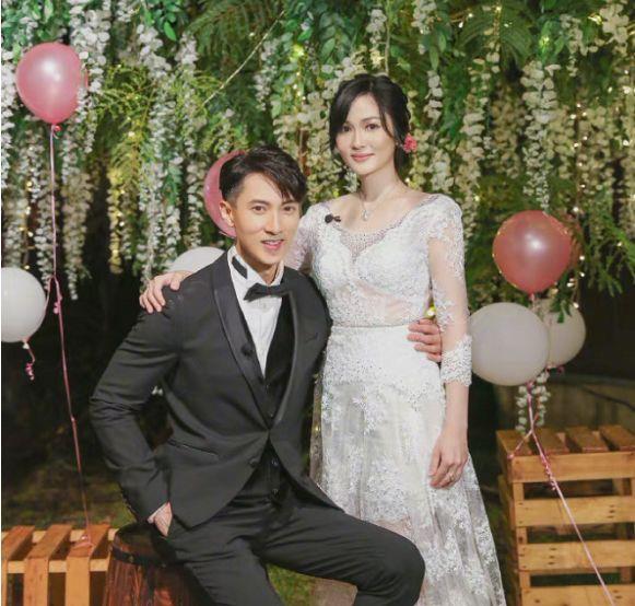 吴奇隆|吴尊晒和吴奇隆合影，二人素颜看不出来年龄差