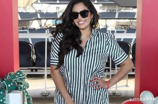 卡戴珊|和拉拉卡戴珊是闺蜜，瓦妮莎上演美国版三十而已，她要进军时尚圈