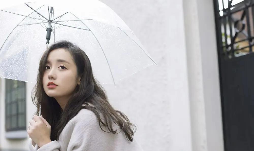 吕一|吕一｜甜美温婉，小家碧玉