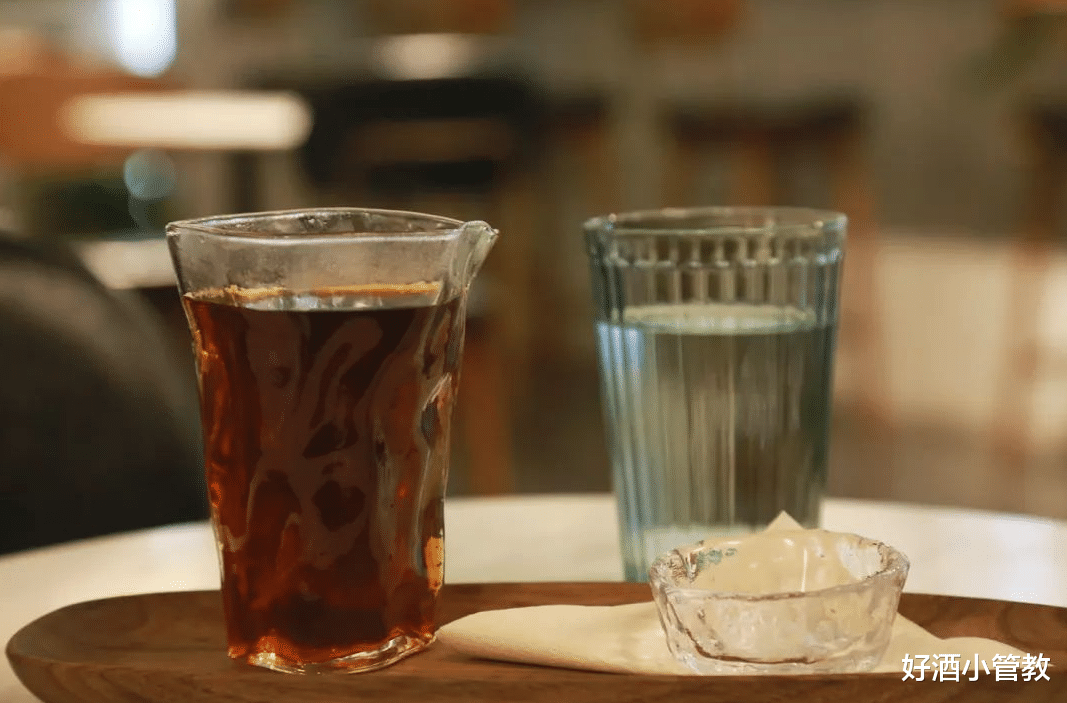 便秘|白酒混啤酒,高度混低度,这些“潮流”的喝酒方式,劝你适可而止