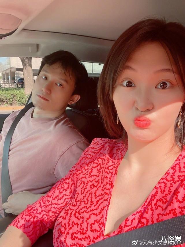 |惠若琪撇下女儿与老公甜蜜约会，产后俩月身材火速恢复，细腰抢镜