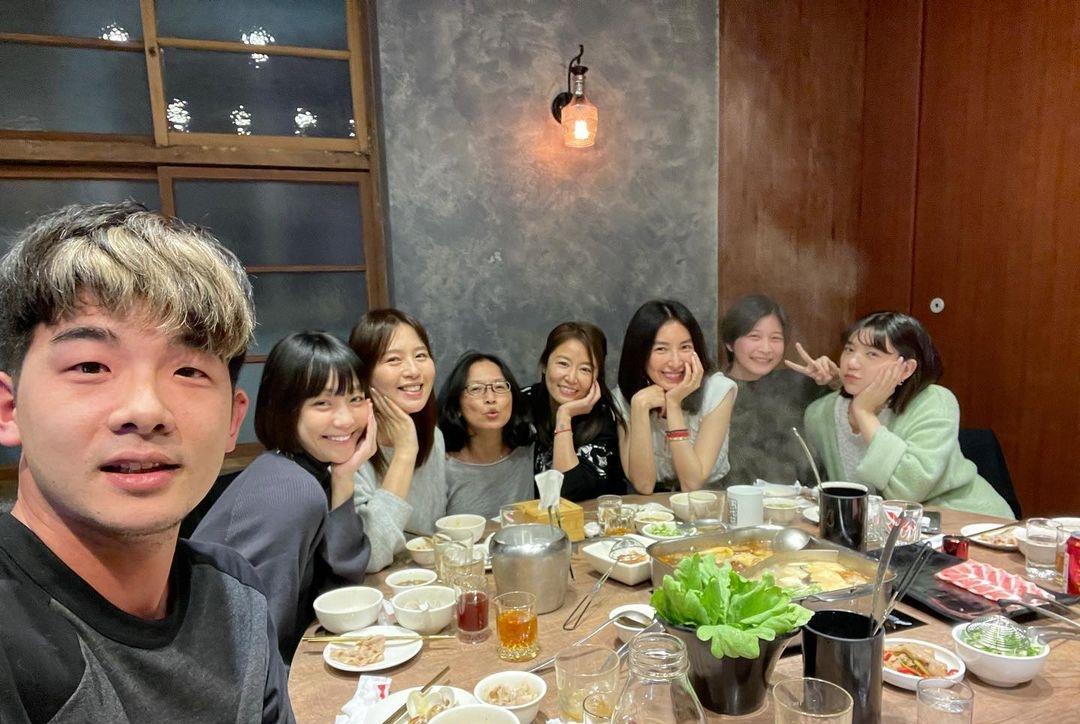 华灯|小姐卸妆下班！《华灯》路透照曝光，演员重返林森北路引网朝圣