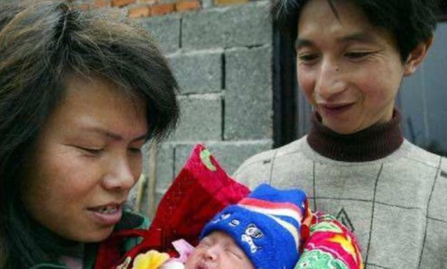 |变性人雷晓晨：35岁成功“摆脱”男人身份，14年前当上了“妈妈”