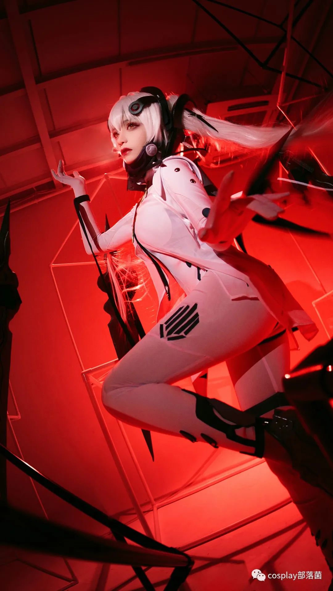 凡人修仙傳|cos：戰雙帕彌什構造體露娜?銀冕cos正片@流一