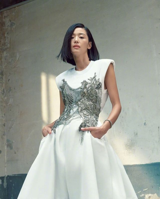 全智贤|40岁全智贤久违拍大片却翻车！留短发显老气憔悴不少，气场都难救回