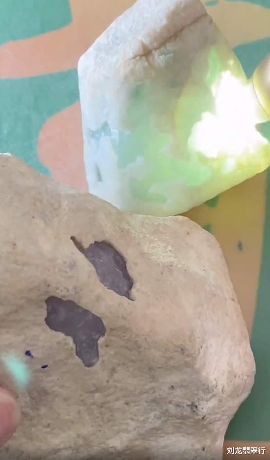 |翡翠原石水头的长短，能决定内部品质的高低？