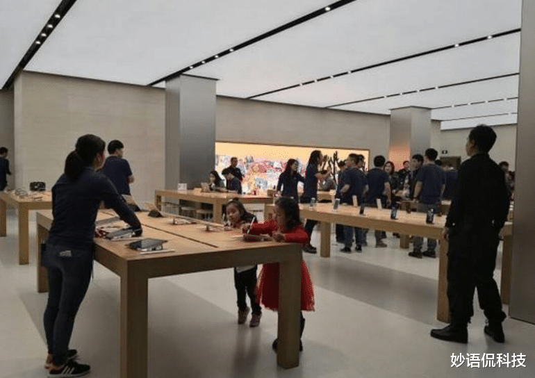 华为|国产手机开始反击,华为小米先后降价,库克也没料到来得这么快