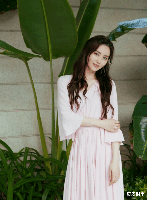 郝蕾|初秋季节跟刘诗诗学穿搭，展现时髦的摩登气质