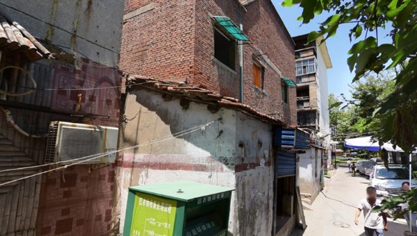 阳光语言矫正说|无言以对！郑州一村“难得”迎来拆迁，却因“钉子户”至今未拆