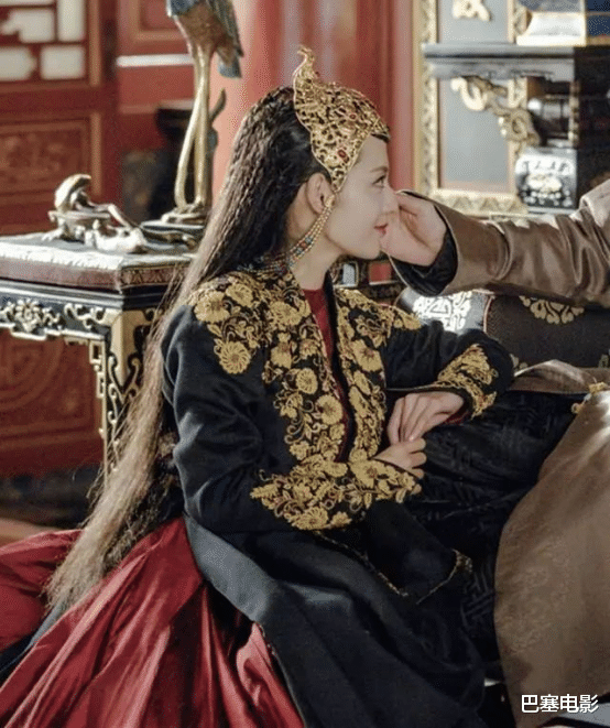 赵本山|8版香妃，两眼脉脉含情会说话，谁撑起“异域第一美”，谁在拉胯