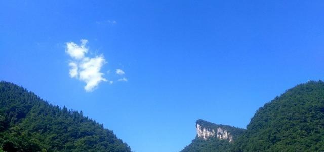 坦蕩鐘情豁達 長陽縣火車站方便了土家兒女的出行，拉動了地方經濟的發展