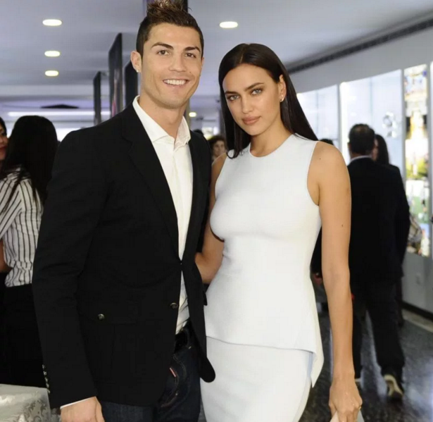 姚明|与卡戴珊彻底情断?侃爷正式约会C罗前女友,两人街头散步超浪漫