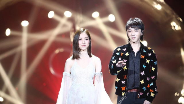 华晨宇|华晨宇承认生女后，现女友身份疑似曝光，网友直言：你摊上事儿了