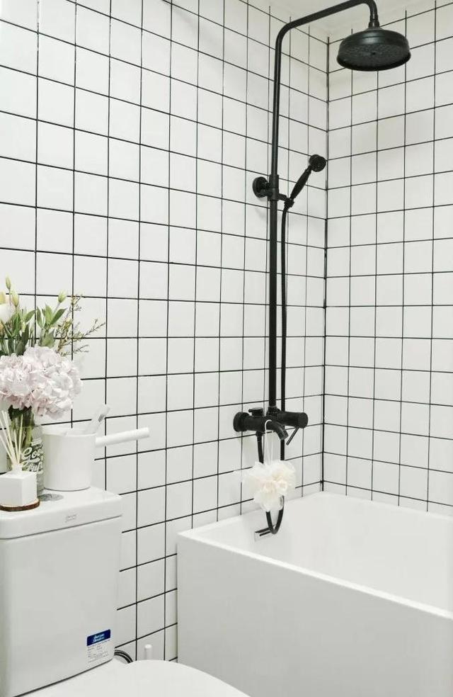 卫生间太小？这样装浴缸都能塞进去