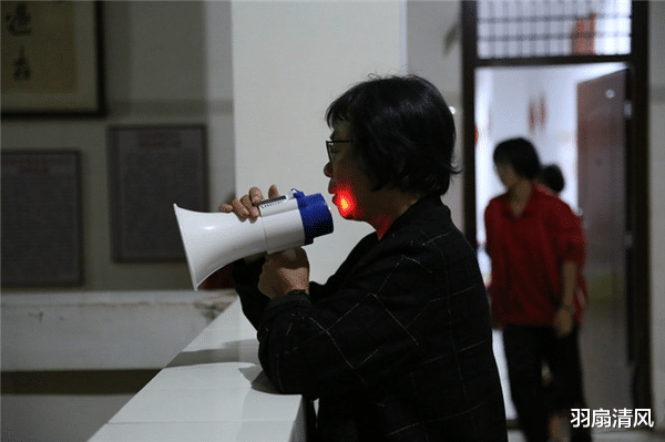 羽扇清风|12年帮助过1600名贫困女孩走出大山,这个校长的心愿惹人泪崩