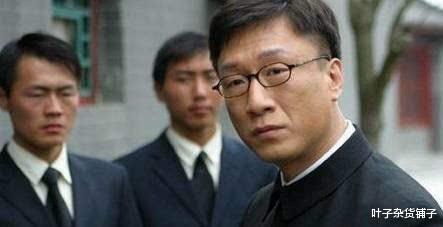 孙红雷|2008年《潜伏》拍摄现场，孙红雷突然指着姚晨的鼻子骂：你这个榆木脑袋