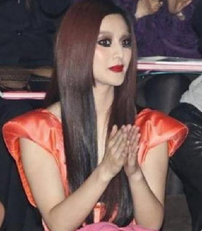 明星|明星们最尴尬的照片，当年无意间的留影，造成了多年的无奈