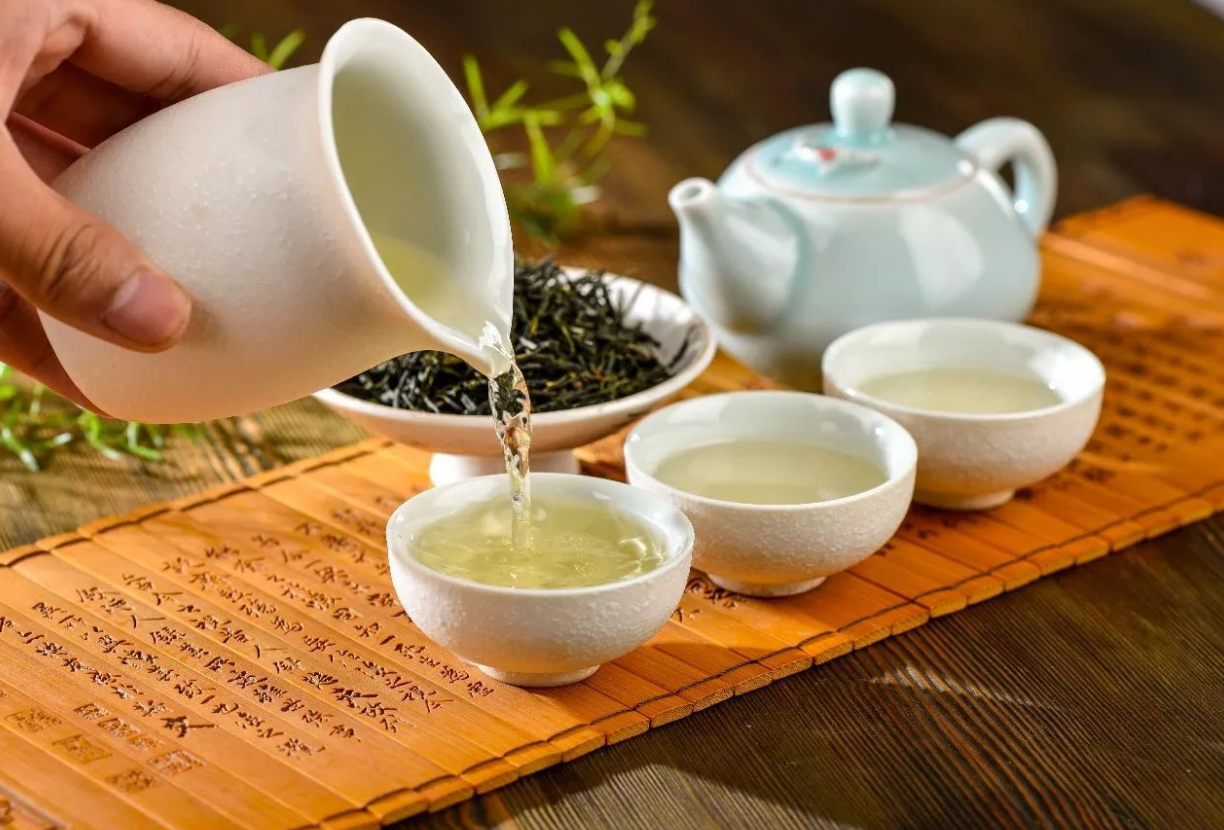 |你發現了嗎？身邊愛喝茶的朋友都會有這幾個特征！