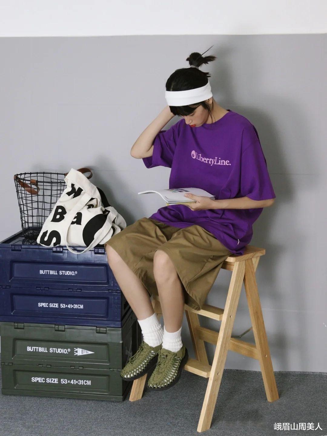 峨眉山周美人|夏天穿T恤，别只买黑白灰，试试这3种高级色，显白还减龄